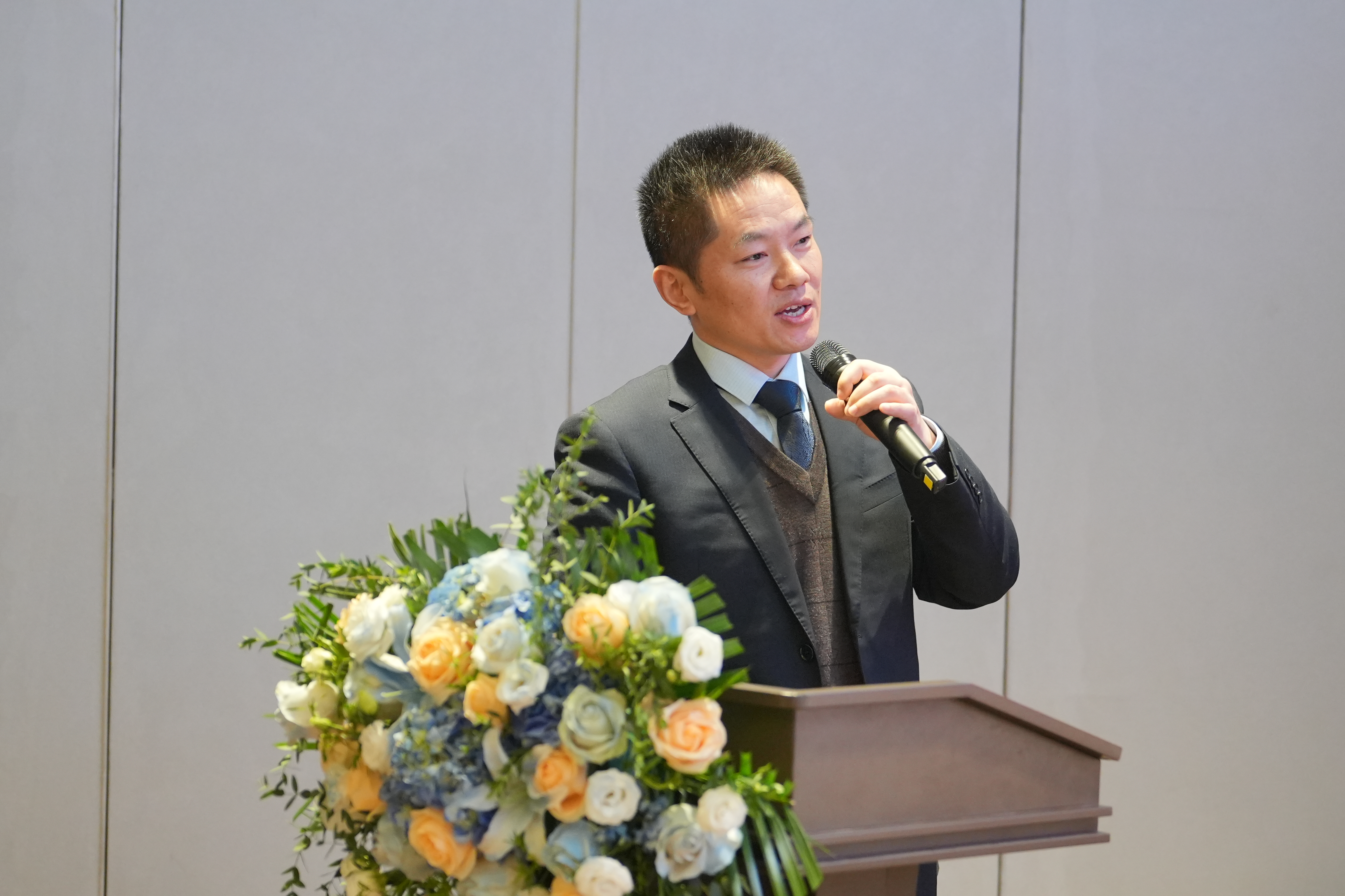 陈总讲话.JPG